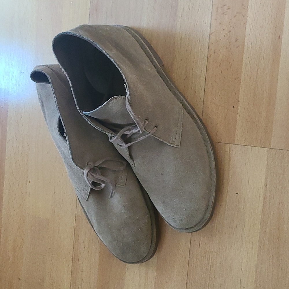 Clark's boots in great condition! Usually run 150+